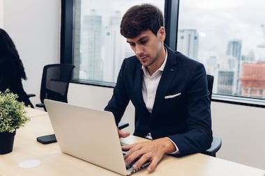 Comment une agence SEO anticipe l’ère des moteurs IA