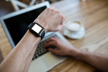 IoT et santé connectée : comment les wearables transforment-ils la gestion du bien-être en entreprise ?